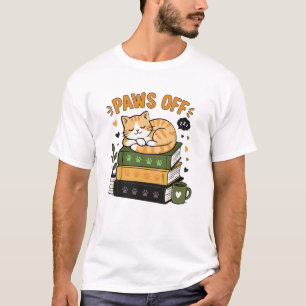 T-shirt Chat Mignon Endormi sur des Livres Drôles de Patte