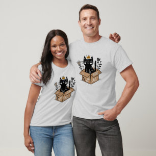 T-shirt Chat noir Whimsical dans une boîte avec couronne