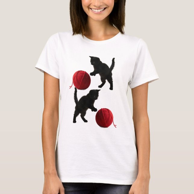 T-shirt Chat silhouette noire, avec boule de laine rouge (Devant)