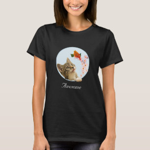 T-shirt Chat Tigré Mignon, Fleurs et Petit Oiseau Rouge  T