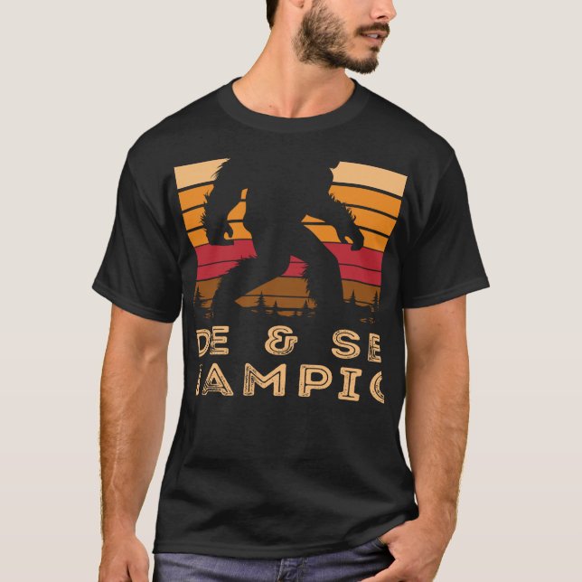 T-shirt Chemise À Manches Longues Bigfoot Cachée Et Cherch (Devant)