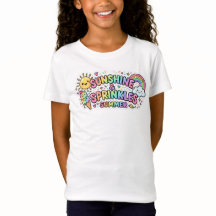 Chemise d'été avec un design de petite fille migno