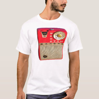 T-shirt Chemise par radio vintage de BargasArtworks
