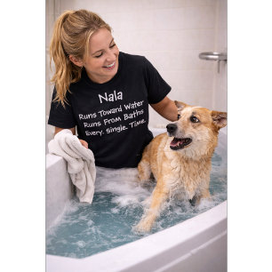 T-shirt Chenil sur mesure pour chien qui court vers l'eau