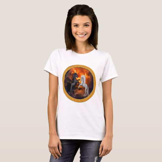 T-shirt Chevaux combattant dans une mauvaise tempête de (Devant entier)
