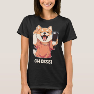 T-shirt Chien de Poméranie mignon prenant un fromage photo