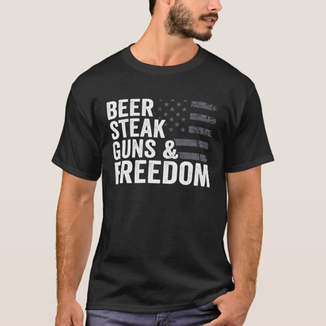 T-shirt Chiens Armes à café & Freedom Pro Guns USA Flag Gu (Devant)