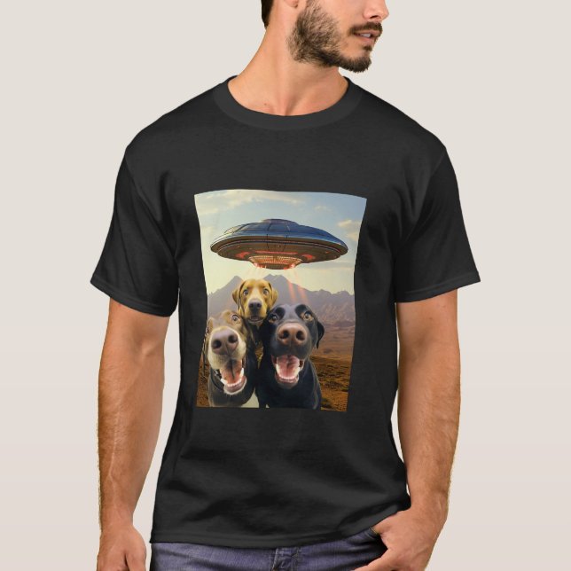 T-shirt Chiens prenant Selfie avec UFO Funny Alien Chien c (Devant)