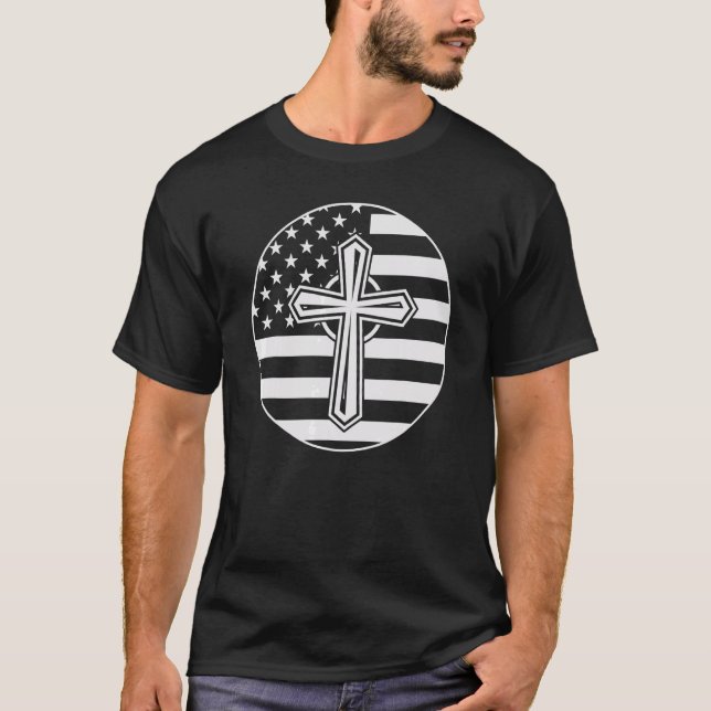 T-shirt Christian Cross   American Flag   Proud Believer   (Devant)