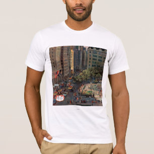 T-shirt Cinquième avenue par John Falter