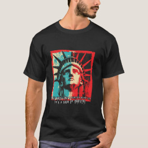 T-shirt Citation de courage d'immigrant avec accent étrang