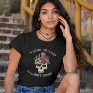 T-shirt Citation de l'amour du coeur du papillon du crâne