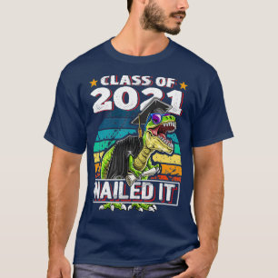 T-shirt Classe de 2021 T Rex Dinosaur Graduation Cap Gown