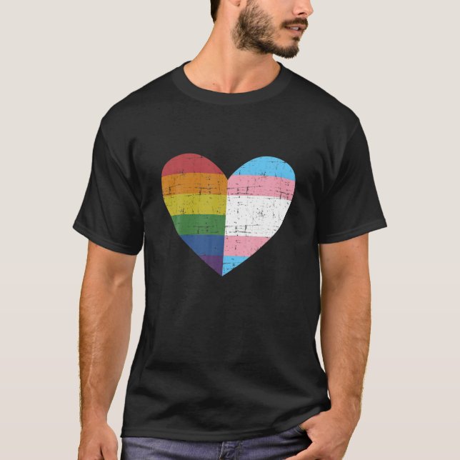 T-shirt Coeur Avec Arc En Ciel Et Drapeau Transgenre Pour  (Devant)