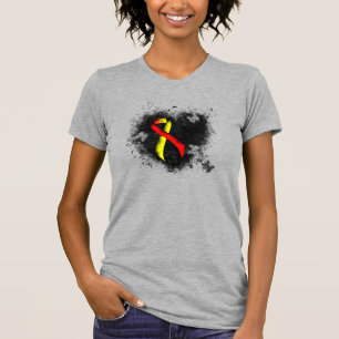 T-shirt Coeur du ruban de sensibilisation rouge et jaune