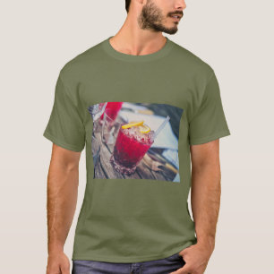 T-shirt Conception de boisson alcoolisée élégante