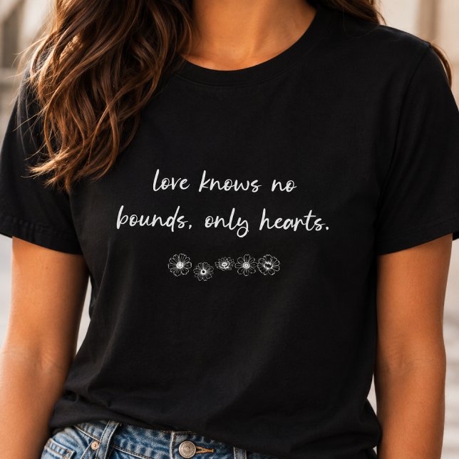 T-shirt Conception de citation scripturale florale 'L'amou (Créateur téléchargé)