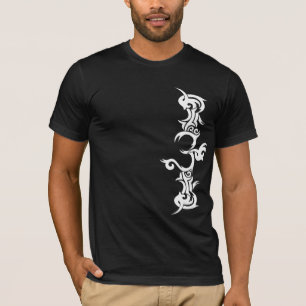 T-shirt Conception de l'omm et de l'omm tribaux sur les ch