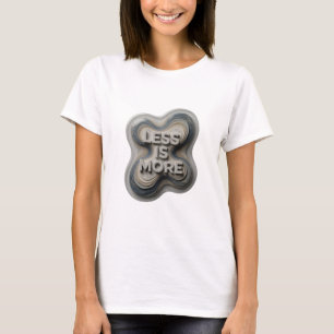 T-shirt Conception de texte gris accrocheur MOINS C'EST PL