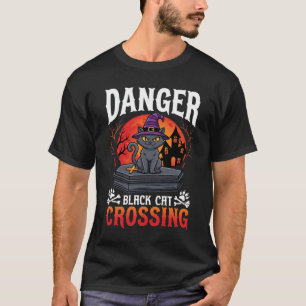 T-shirt Conception de vecteur de chat noir traversant Dang