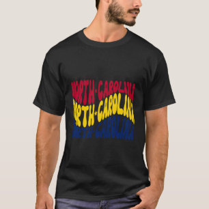 T-shirt Conception patriotique de texte ondulé de Caroline