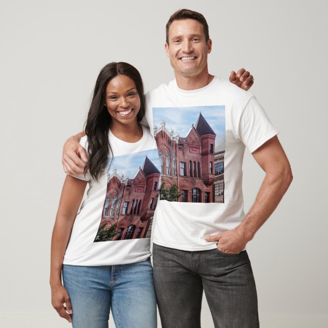 T-shirt Cooperstown NY - Premier bâtiment de la Banque nat (Unisexe)