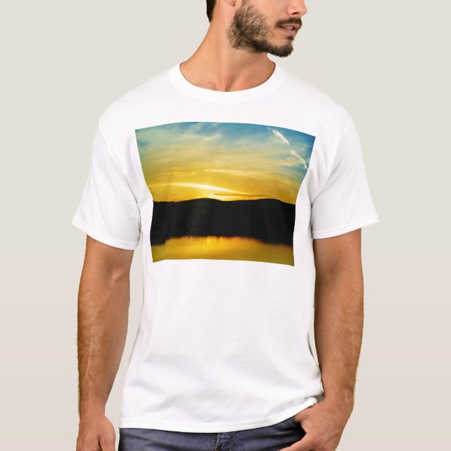 T-shirt Coucher de soleil sur le lac Mt Yellow (Devant)