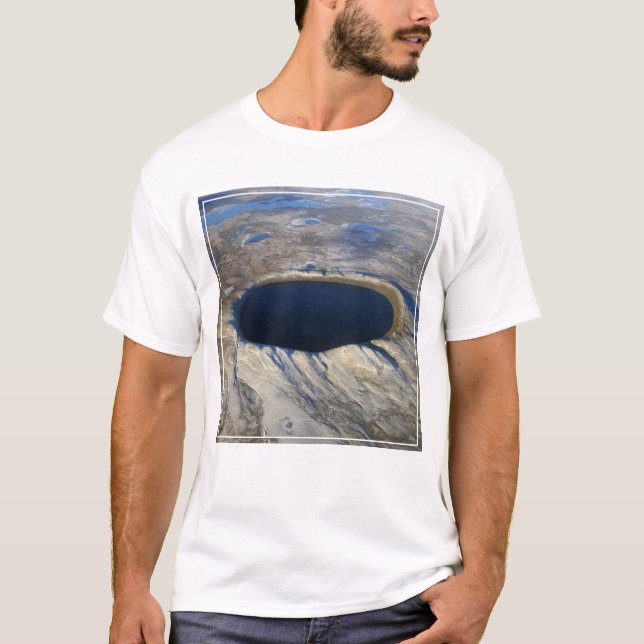 T-shirt Cratère aérienne Pingualuit, Québec, Canada. (Devant)