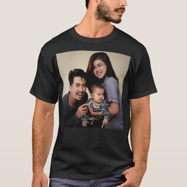 T-shirt Créer votre propre photo de famille personnalisée (Devant)