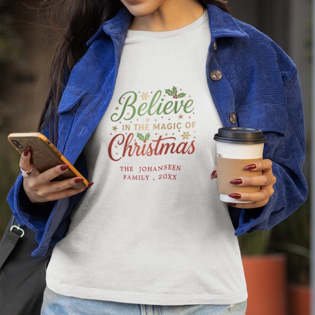 T-shirt Croire moderne branché à la famille de Noël (Créateur téléchargé)
