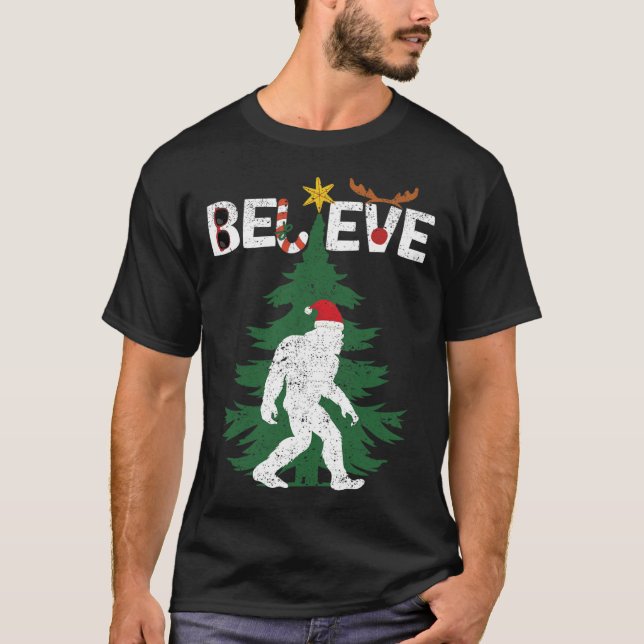 T-shirt Croyez Bigfoot Sasquatch Yeti Santa Hat Noël (Devant)