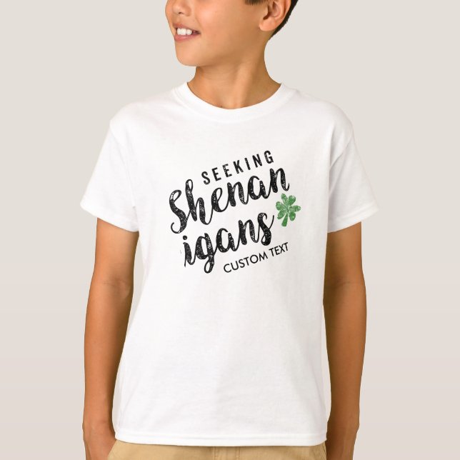 T-shirt Cru du jour de St Patrick drôle de recherche de (Devant)