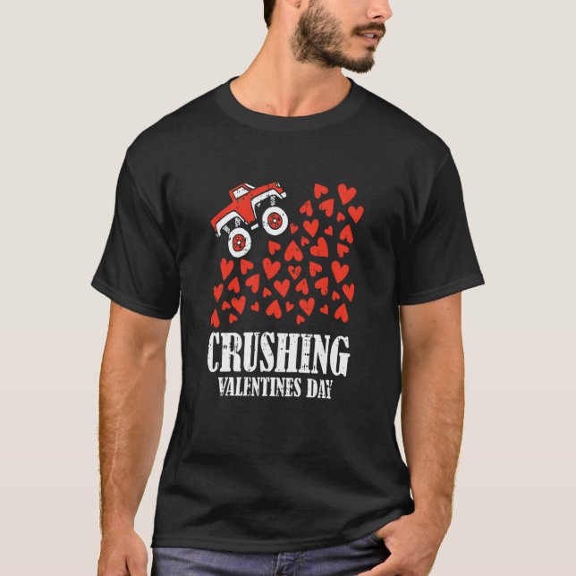 T-shirt Crushing Valentines Day Cute Heart Riding Monster  (Devant)