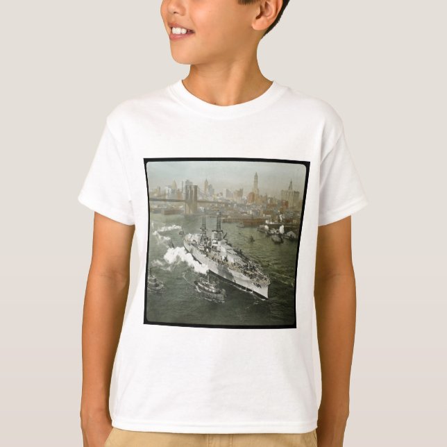 T-shirt Cuirassé de 2ÈME GUERRE MONDIALE sur le cru du (Devant)