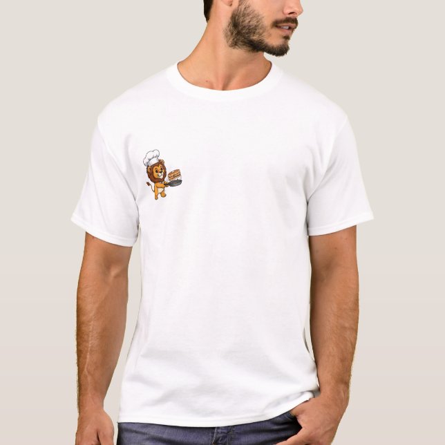 T-shirt Cute Cartoon Lion Chef Flipping Pancakes (Devant)