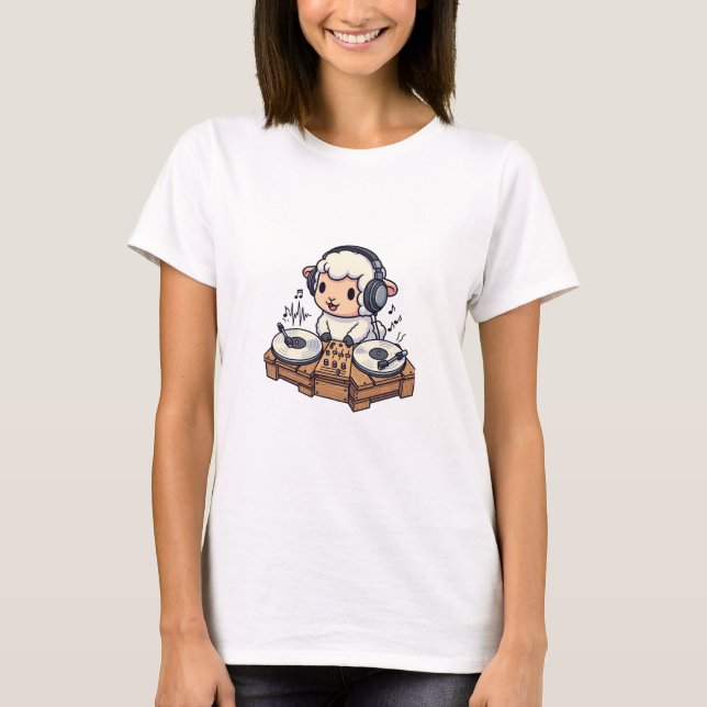 T-shirt Cute DJ Sheep Wearing Headphones Mixing on Rustic (Devant)