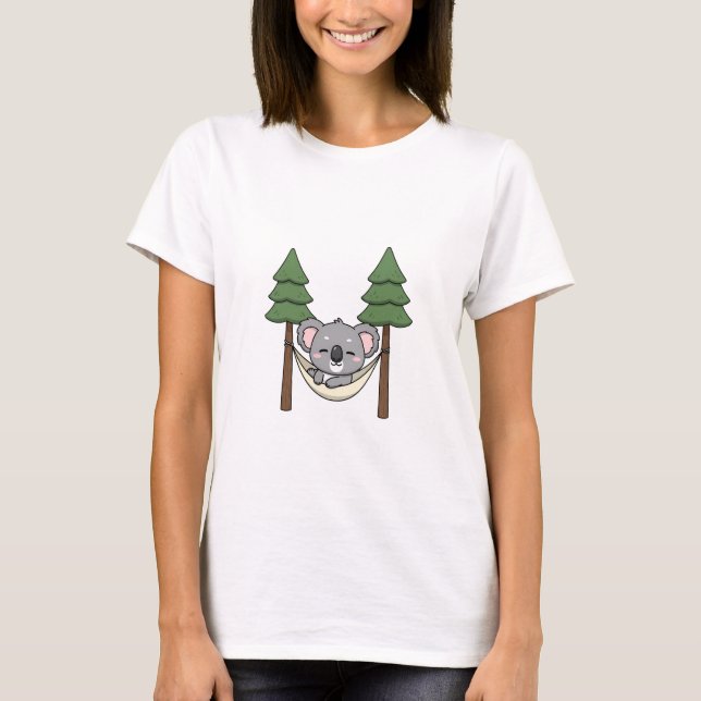 T-shirt Cute Koala Sleeping in Hammock Between Two Pine (Devant)