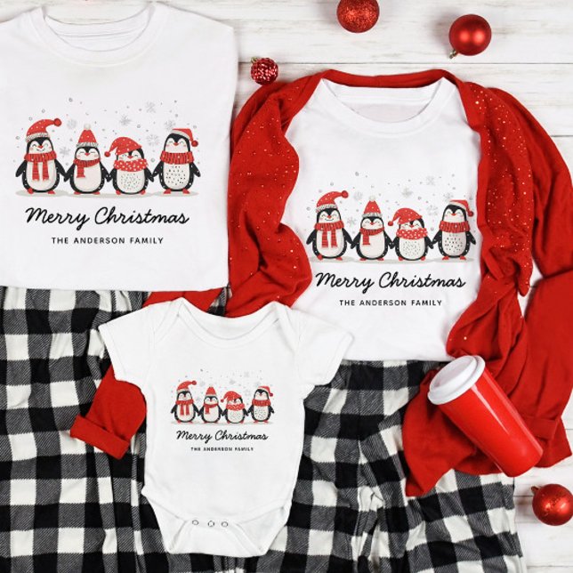 T-shirt Cute Penguin Nom de famille Noël (Créateur téléchargé)
