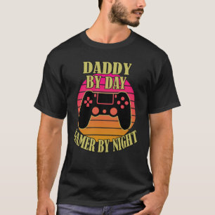 T-shirt Daddy By Day Gamer By Night Video Game Controller
