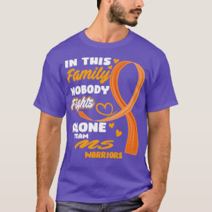 T-shirt Dans cette famille personne ne combat seul équipe