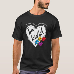 T-shirt Dans le monde, soyez un cœur gentil, monde de puzz