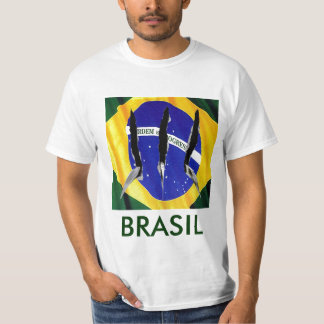 T-SHIRT DANS LES GRIFFES DU DRAPEAU, DE BRÉSIL