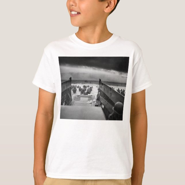 T-shirt Dans les mâchoires de la deuxième guerre mondiale (Devant)