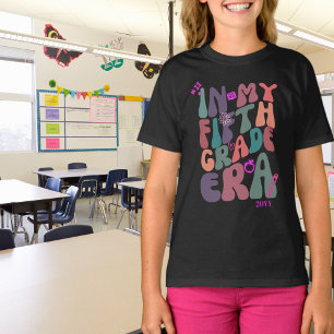 T-shirt Dans ma cinquième année d'âge Eléments néon avec a