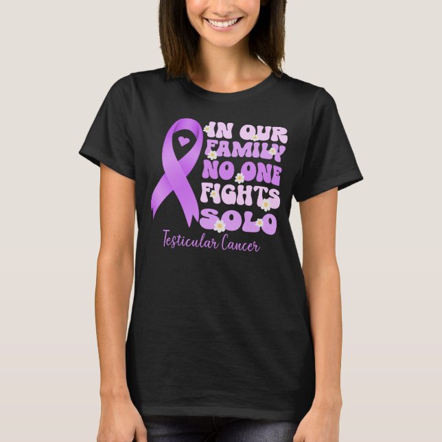 T-shirt dans notre famille personne ne combat le cancer te (Devant)
