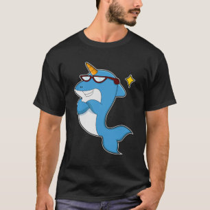 T-shirt Dauphin en licorne avec lunettes.PNG