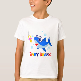 T-shirt de Hanes TAGLESS® des enfants de requin de