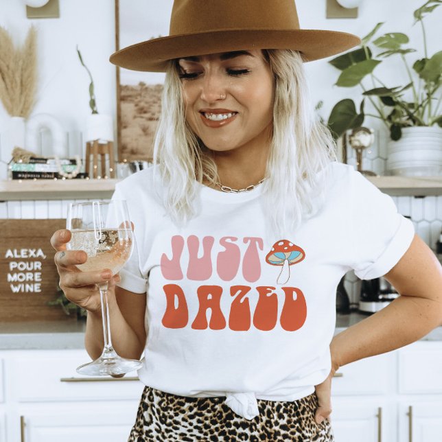 T-shirt de la fête de la Bachelorette (just dazed shirt, dazed and engaged, retro, bachelorette party shirt, matching shirt,
)