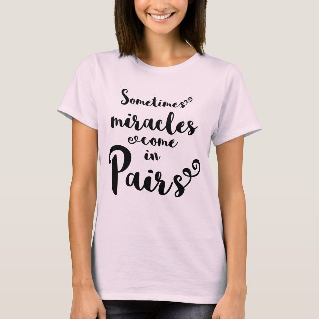 T-shirt de maternité de jumeaux (Devant)