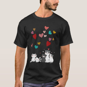T-shirt De mignons chats heureux entourés de coeurs